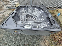 Coast spa 6 persoons jacuzzi en buitenspa - afbeelding 1 van  9