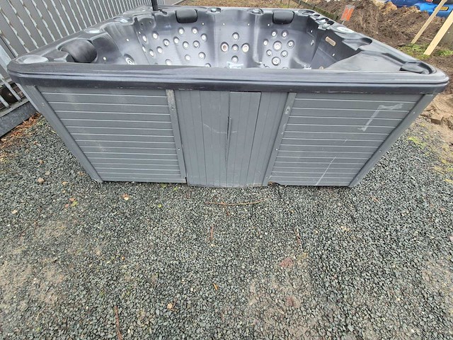 Coast spa 6 persoons jacuzzi en buitenspa - afbeelding 11 van  20
