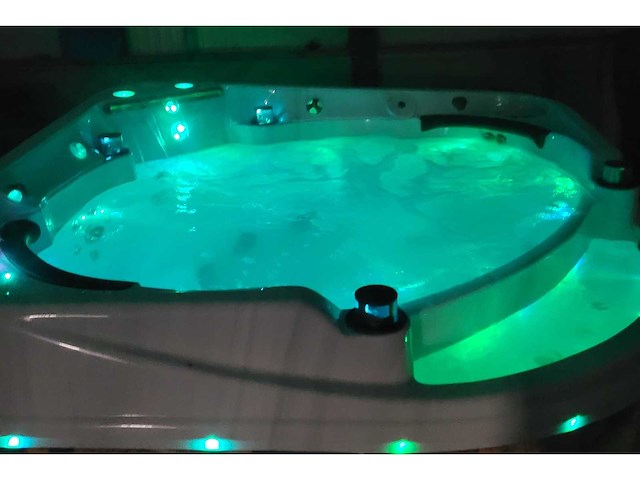 Coast spas - cascade 3 phantom - jacuzzi en buitenspa - afbeelding 4 van  12