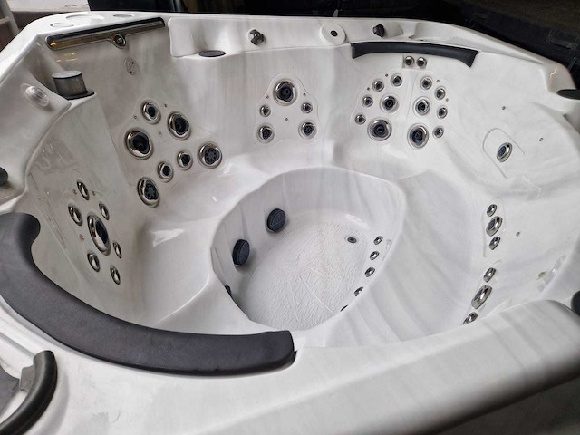 Coast spas - cascade 3 phantom - jacuzzi en buitenspa - afbeelding 9 van  12