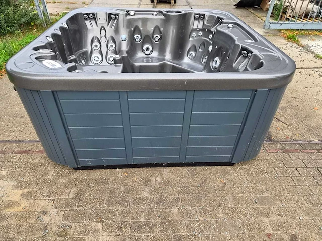 Coast spas 5 persoons jacuzzi en buitenspa - afbeelding 11 van  29