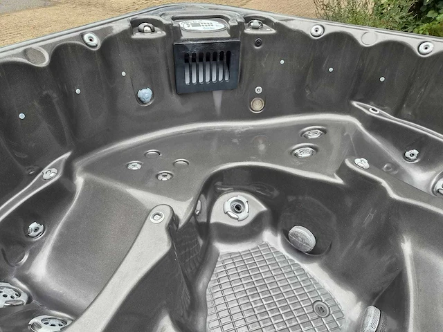 Coast spas 5 persoons jacuzzi en buitenspa - afbeelding 16 van  29