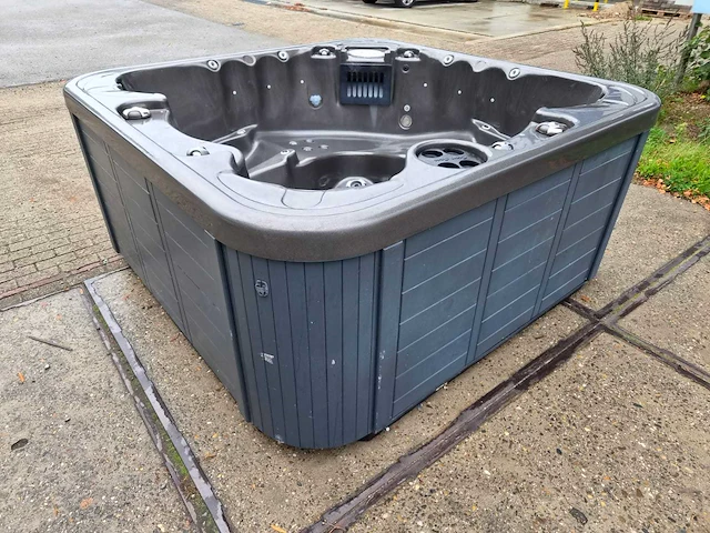 Coast spas 5 persoons jacuzzi en buitenspa - afbeelding 18 van  29