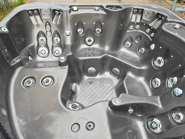 Coast spas 5 persoons jacuzzi en buitenspa - afbeelding 20 van  29