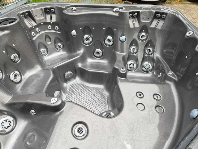 Coast spas 5 persoons jacuzzi en buitenspa - afbeelding 26 van  29