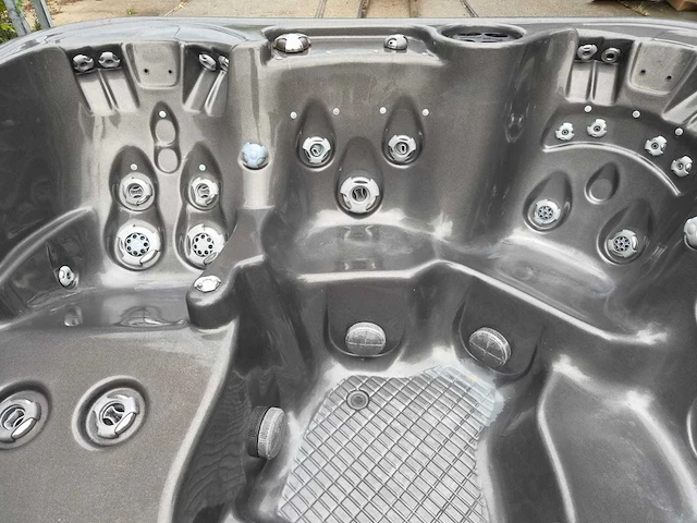 Coast spas 5 persoons jacuzzi en buitenspa - afbeelding 28 van  29