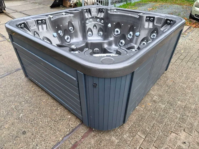 Coast spas 5 persoons jacuzzi en buitenspa - afbeelding 7 van  29