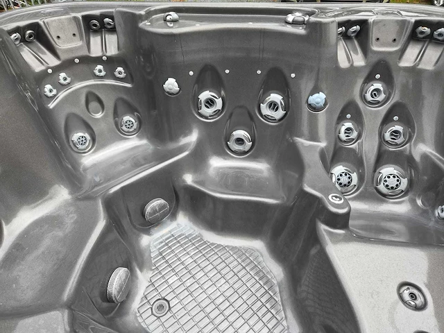 Coast spas 5 persoons jacuzzi en buitenspa - afbeelding 19 van  29