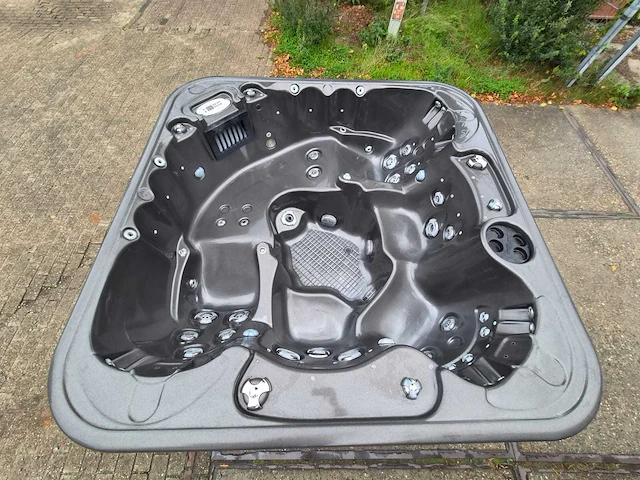Coast spas 5 persoons jacuzzi en buitenspa - afbeelding 3 van  19