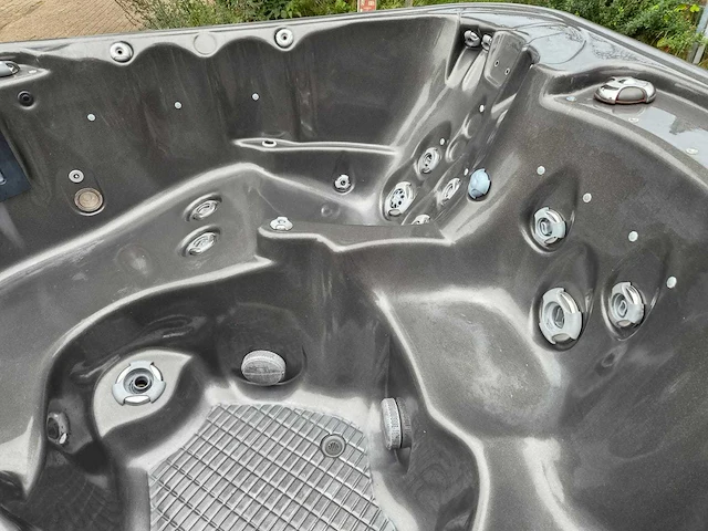 Coast spas 5 persoons jacuzzi en buitenspa - afbeelding 6 van  19