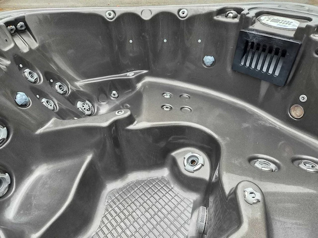 Coast spas 5 persoons jacuzzi en buitenspa - afbeelding 21 van  29