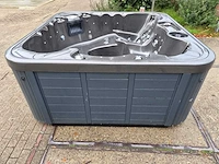 Coast spas 5 persoons jacuzzi en buitenspa - afbeelding 22 van  29
