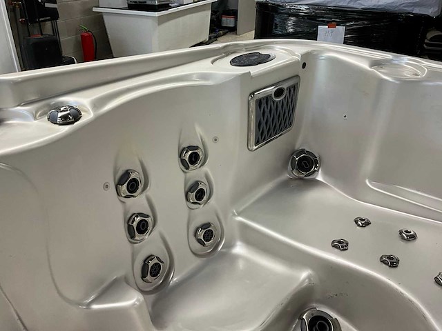 Coast spas jacuzzi - afbeelding 12 van  15