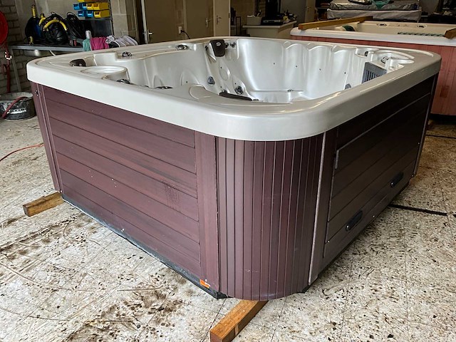 Coast spas jacuzzi - afbeelding 6 van  12