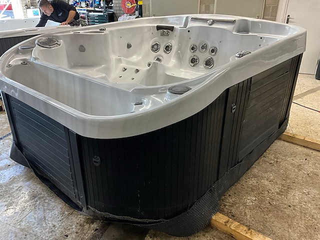 Coast spas jacuzzi - afbeelding 11 van  18