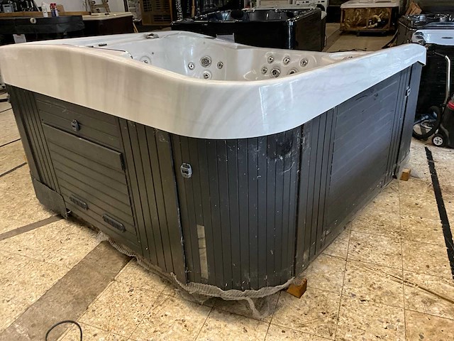Coast spas jacuzzi - afbeelding 13 van  18