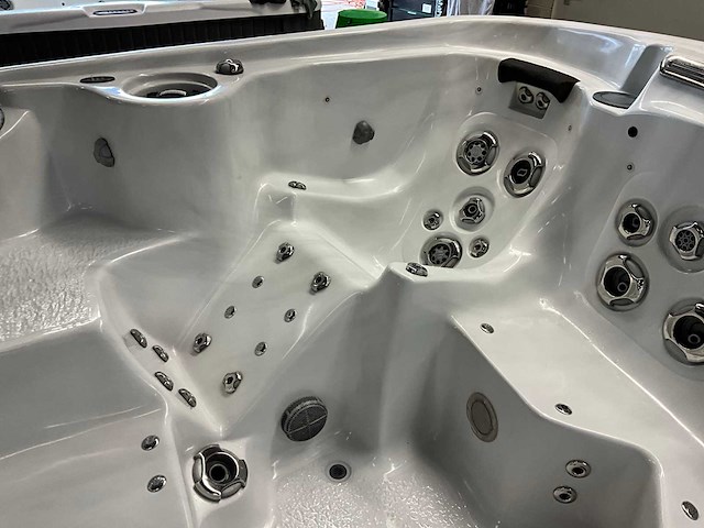 Coast spas jacuzzi - afbeelding 15 van  18