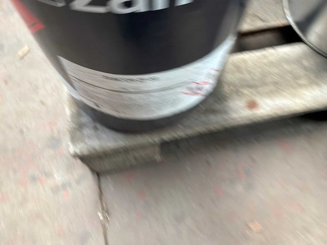 Coating - afbeelding 3 van  4