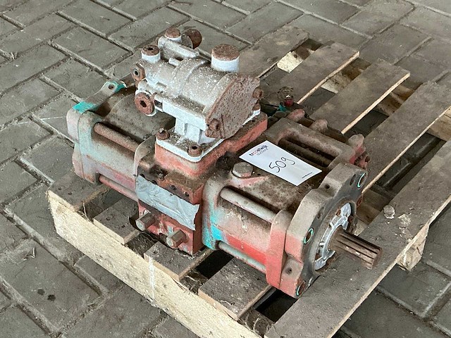 Cobelco hydrauliek pomp - afbeelding 3 van  4