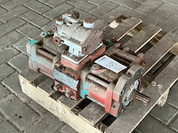 Cobelco hydrauliek pomp - afbeelding 3 van  4