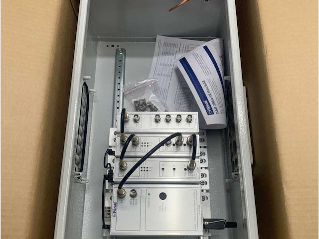 Cobham sailor cas 3500 amplifier system cabinet - 263510 - afbeelding 1 van  4