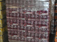 Coca cola chery coke. 99 trays a 24 blikken 0,33l. totaal 2376 blikken. tht 7-26. - afbeelding 2 van  2