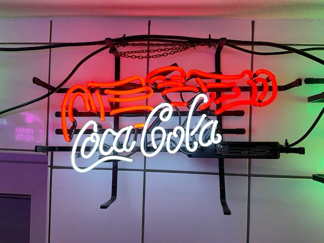 Coca cola glas neon decoratie - afbeelding 2 van  2
