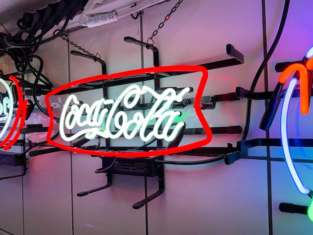 Coca cola glas neon decoratie - afbeelding 1 van  2