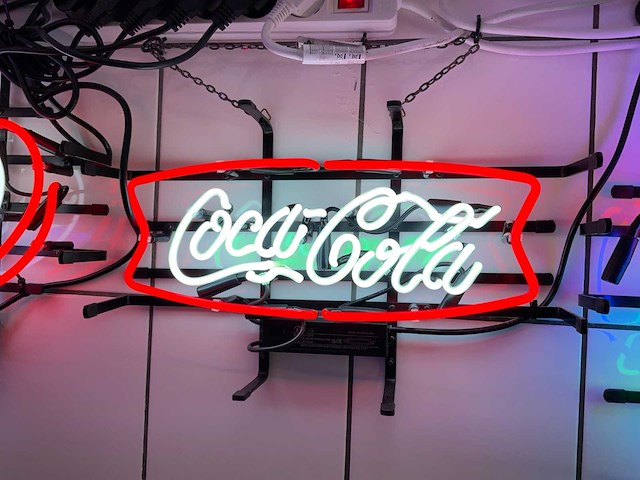 Coca cola glas neon decoratie - afbeelding 2 van  2