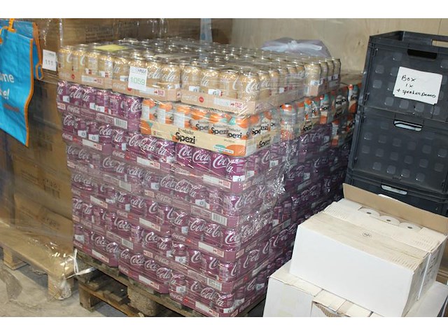 Coca cola in diverse smaken circa 1560 blikken met tht 2026. bod is inclusief 234 euro statiegeldwaarde - afbeelding 2 van  2