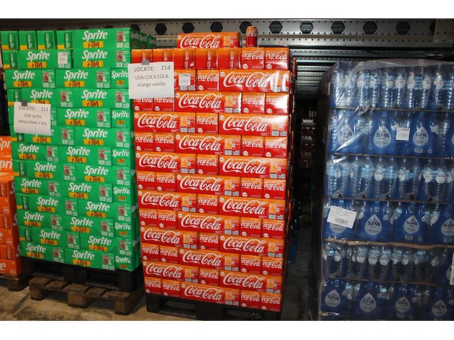 Coca cola orange cream. 208 trays a 12 blikken 0,33l. totaal 2496 blikken. tht 1-26. bod is inclusief 374,4... - afbeelding 1 van  3