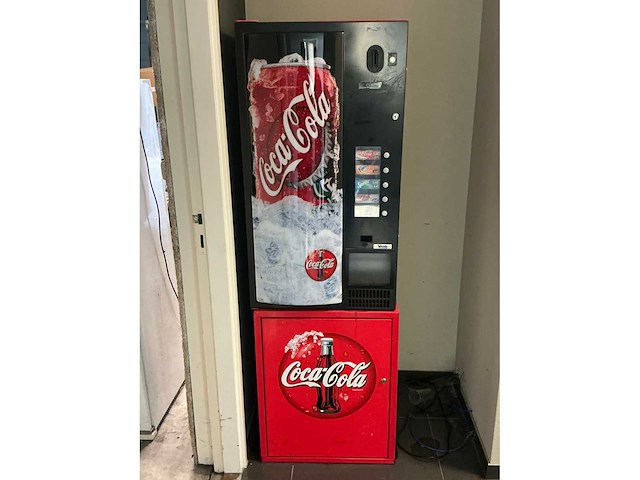 Coca cola vendigmachine - afbeelding 2 van  2