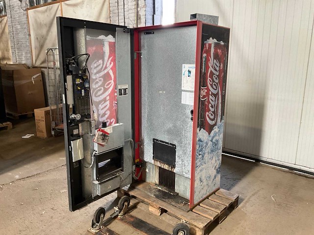 Coca cola verkoopautomaat - afbeelding 3 van  19