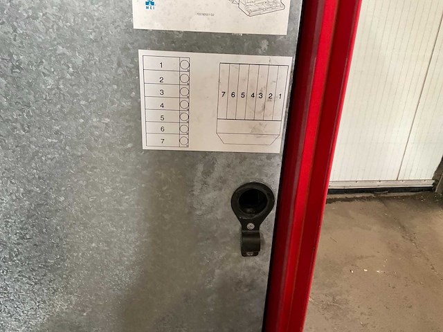 Coca cola verkoopautomaat - afbeelding 9 van  19