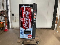 Coca cola verkoopautomaat - afbeelding 12 van  19