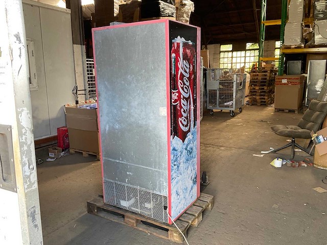 Coca cola verkoopautomaat - afbeelding 15 van  19