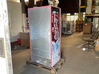 Coca cola verkoopautomaat - afbeelding 15 van  19