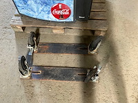 Coca cola verkoopautomaat - afbeelding 18 van  19