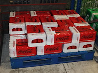 Coca cola zero. 25 trays a 24 blikken 0,33l. totaal 600 blikken. tht 1-26. bod is inclusief 90 euro statieg... - afbeelding 1 van  2