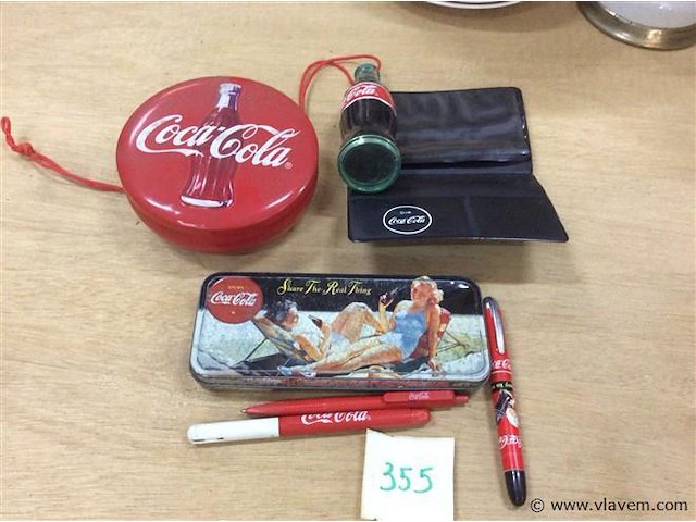 Cocacola items - afbeelding 1 van  4