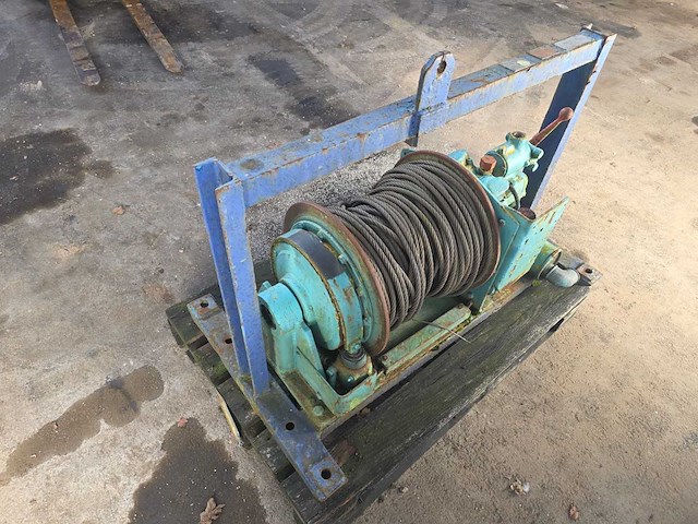 Cofely fabricom - winch - lier 2000 kg - afbeelding 1 van  7