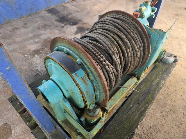 Cofely fabricom - winch - lier 2000 kg - afbeelding 2 van  7