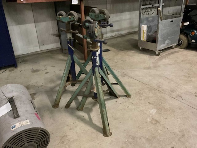 Cofely pijpsteun met roller (4x) - afbeelding 1 van  5