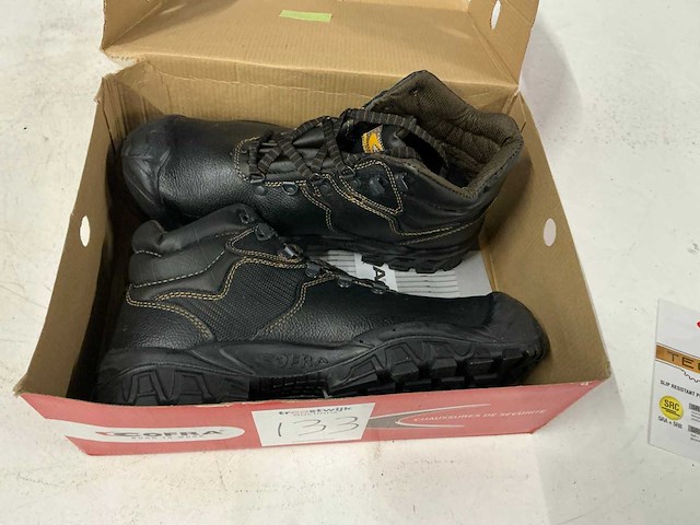 Cofra werkschoenen ‘44”ongerbuikt” - afbeelding 2 van  3