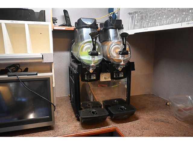 Cofrimell aurora 2 slush puppy mchine - afbeelding 1 van  6