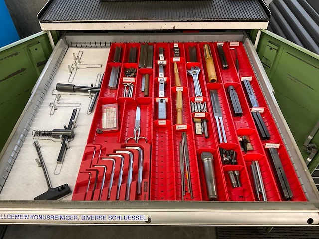 Colchester master 3250 universele draaibank - afbeelding 8 van  22