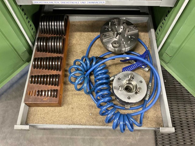 Colchester master 3250 universele draaibank - afbeelding 13 van  22