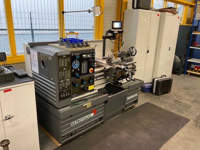 Colchester master 3250 universele draaibank - afbeelding 12 van  22