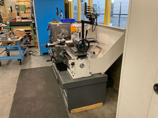 Colchester master 3250 universele draaibank - afbeelding 16 van  22