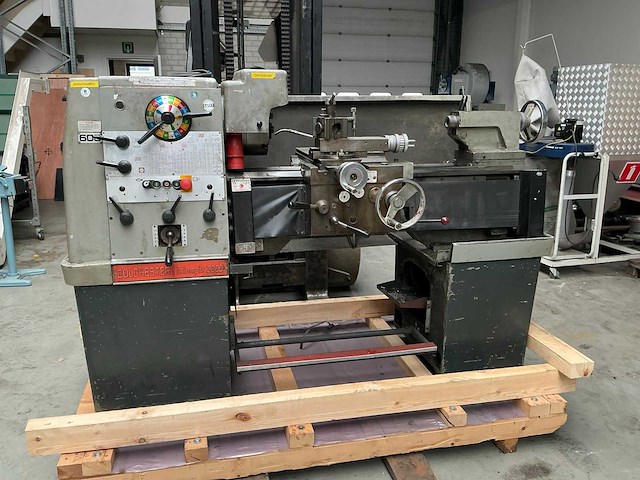 Colchester triumph 2000 universele draaibank - afbeelding 7 van  9